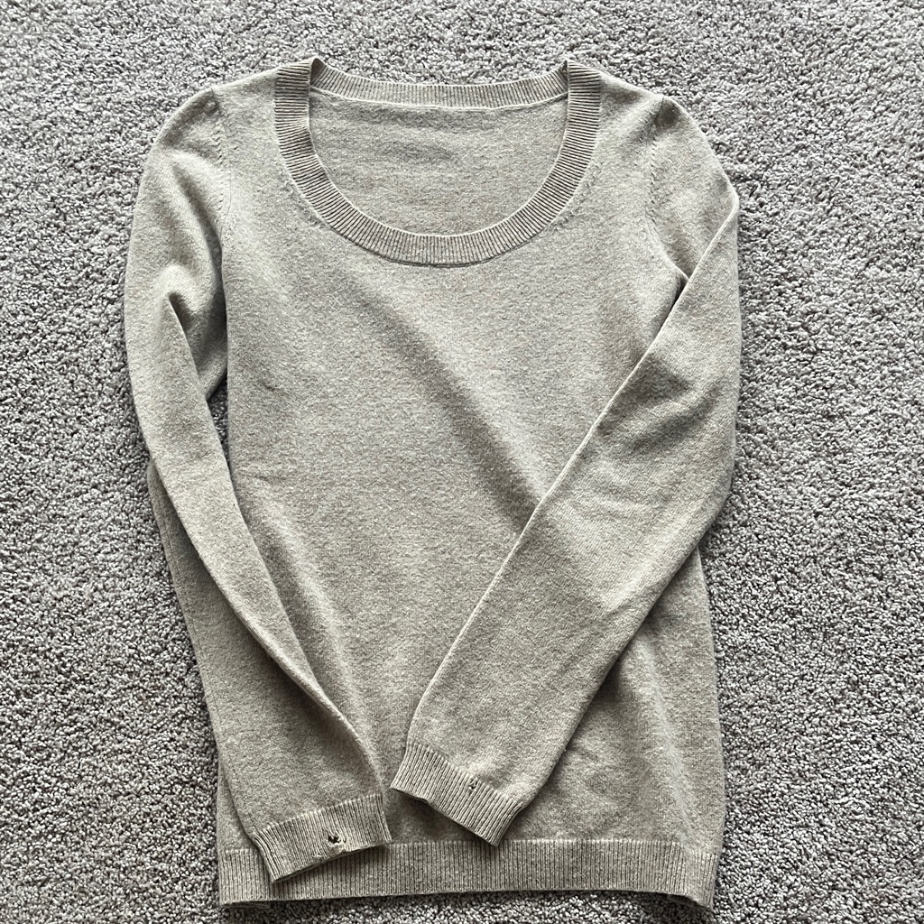 Women's Classic Beige Sweater 100% Cashmere
